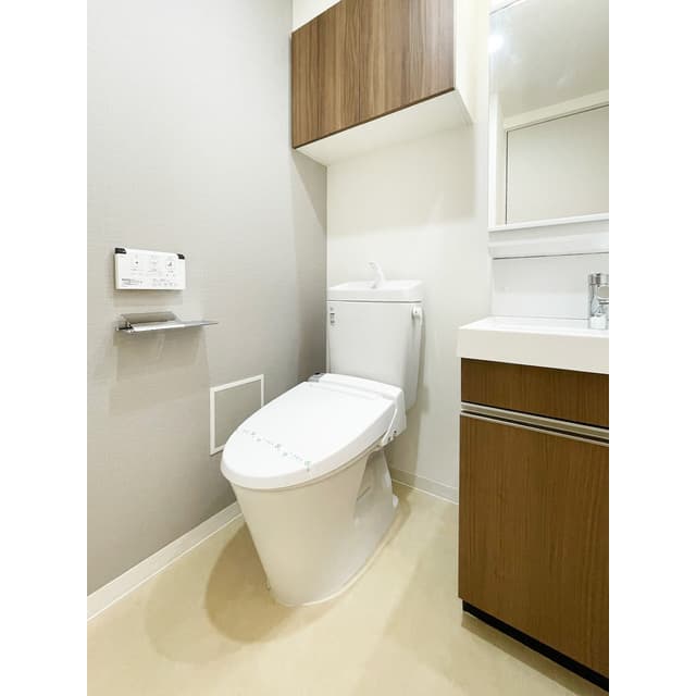 Room image 13