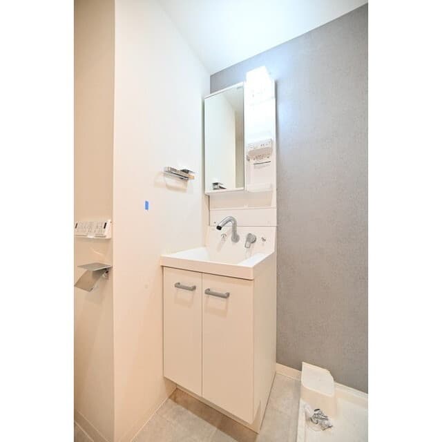 Room image 12