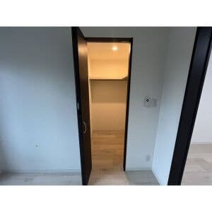 Room image 15