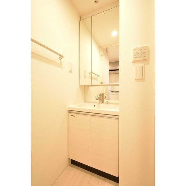 Room image 13