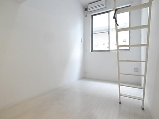 Room image 14