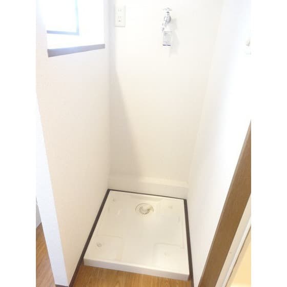 Room image 16