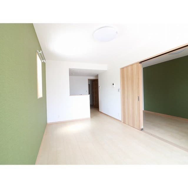 Room image 14