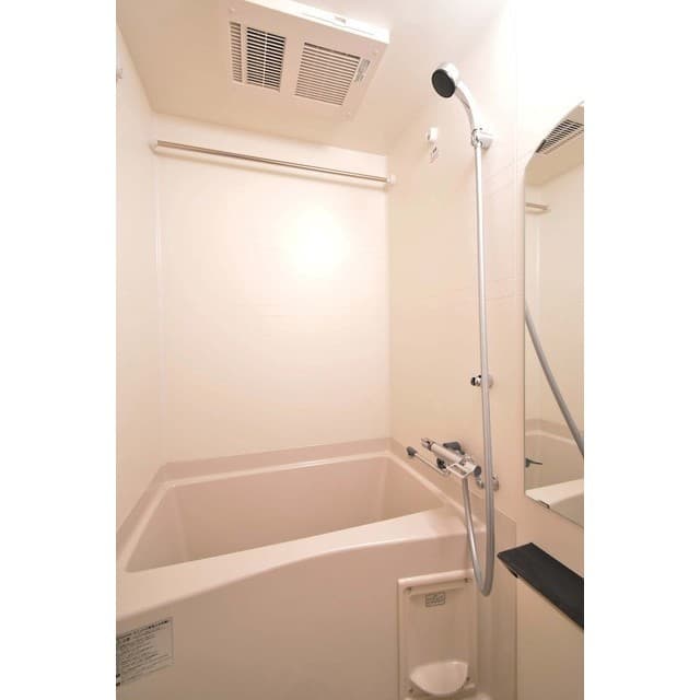 Room image 11