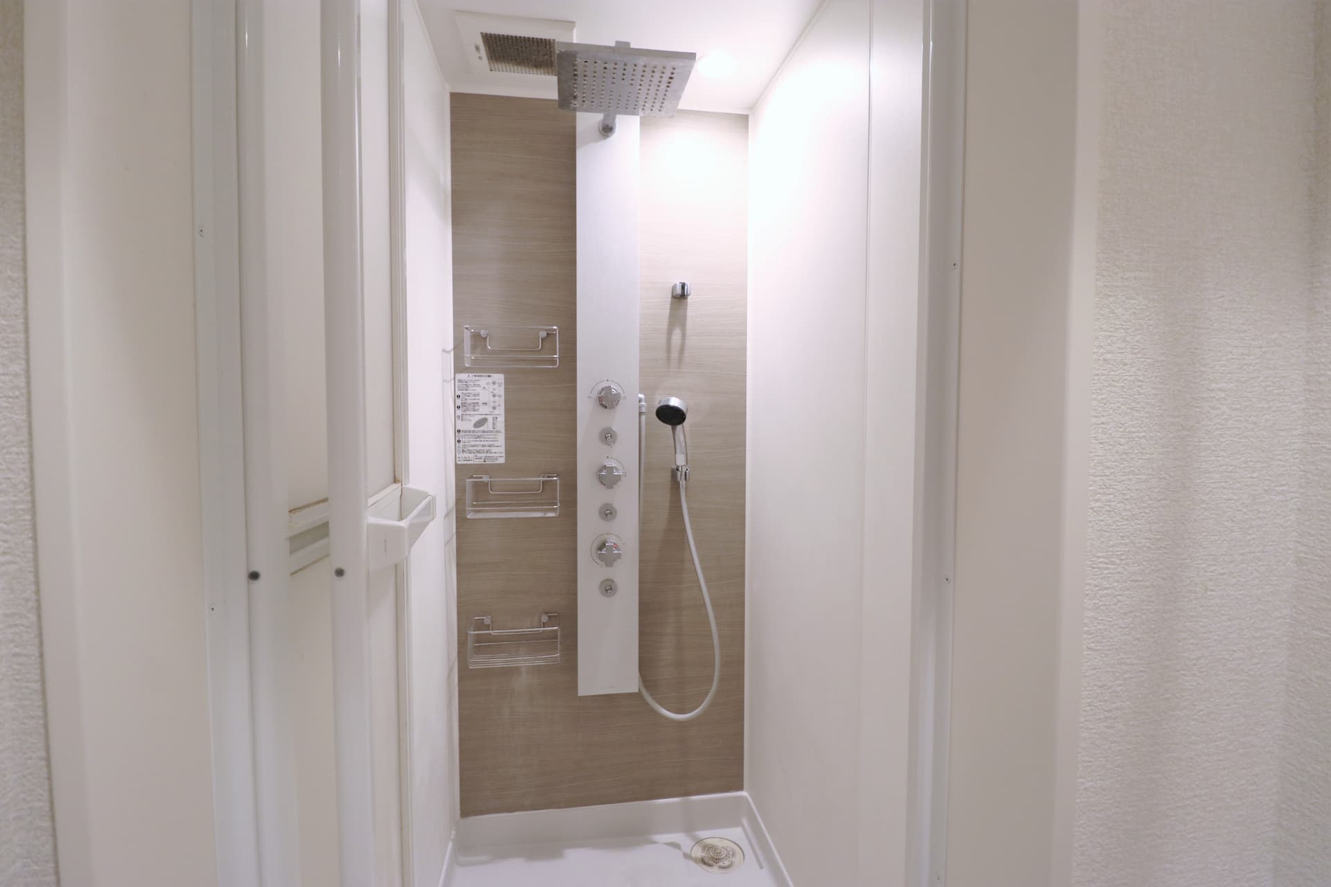 Room image 16