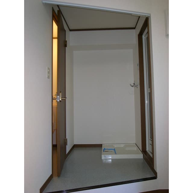Room image 14