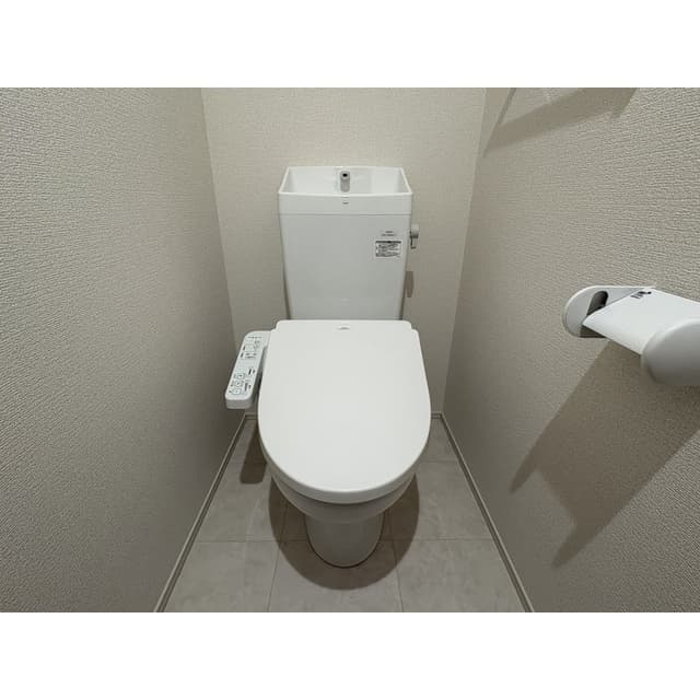 Room image 9