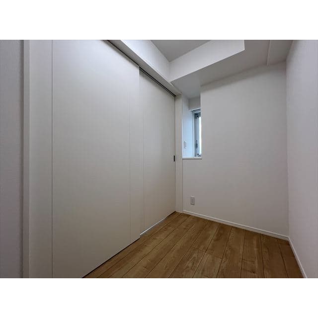 Room image 16
