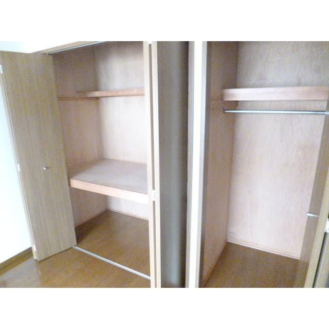 Room image 16