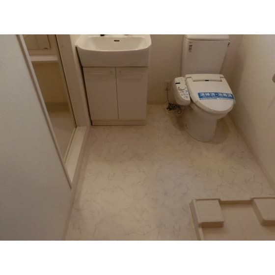 Room image 8