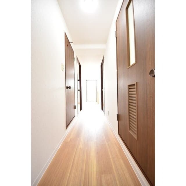 Room image 13