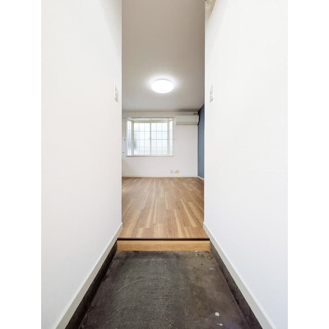 Room image 9