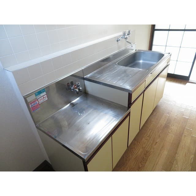 Room image 11