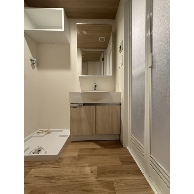 Room image 16