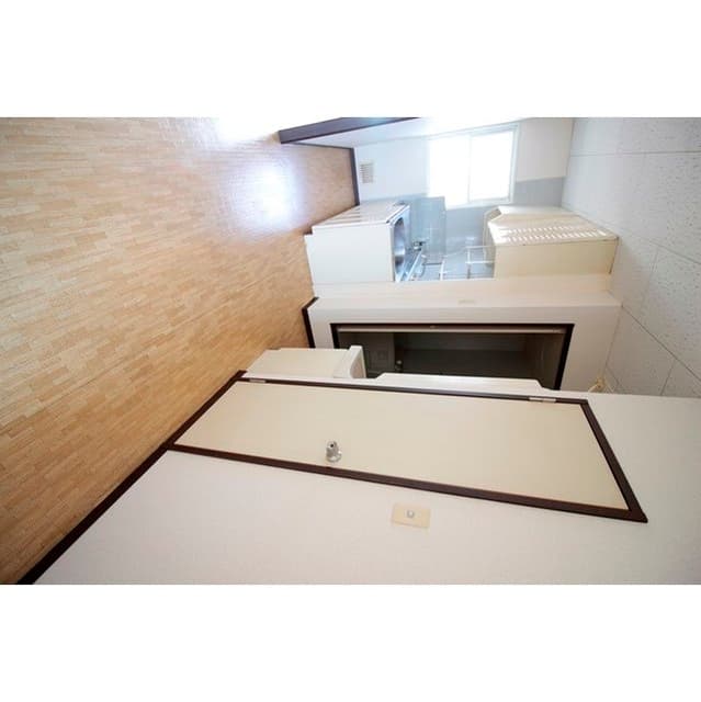 Room image 16