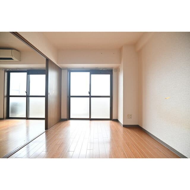 Room image 15