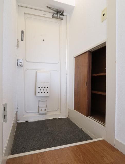 Room image 9