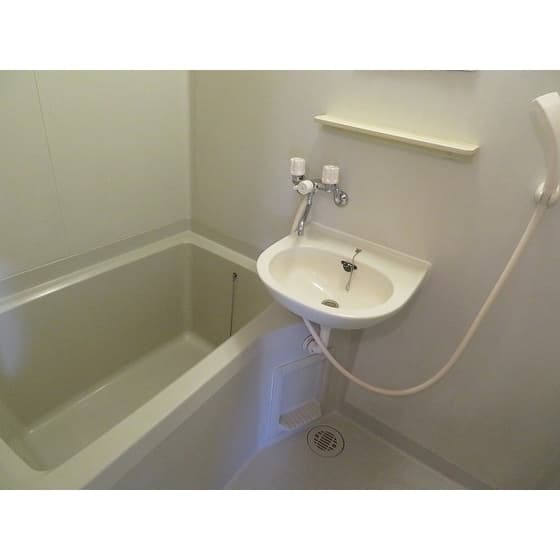 Room image 12