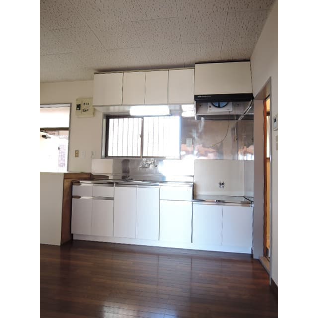 Room image 15
