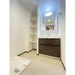 Room image 15