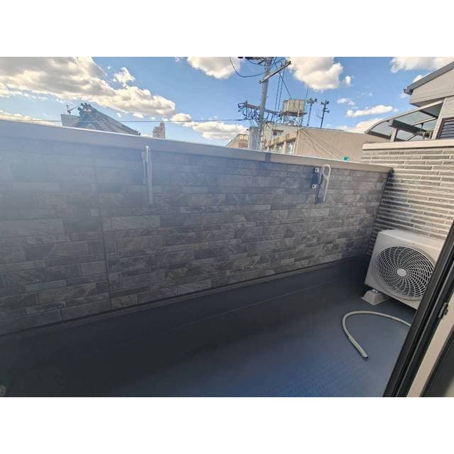 Room image 15