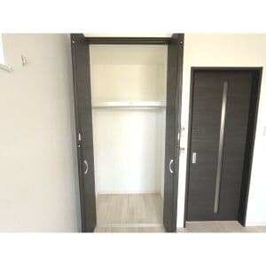 Room image 13