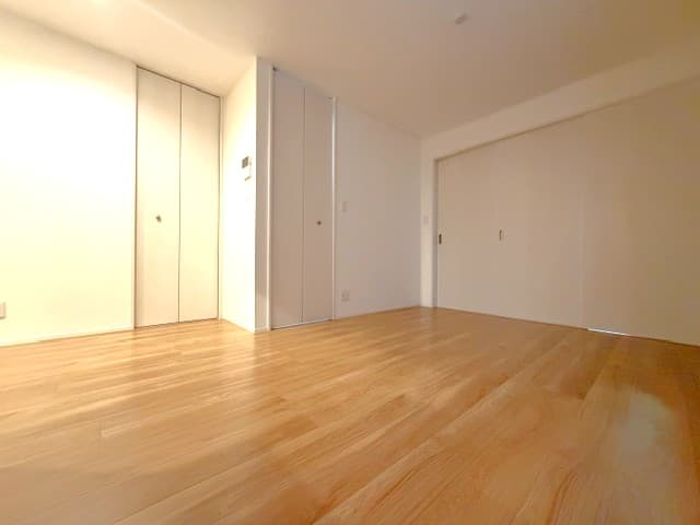 Room image 13