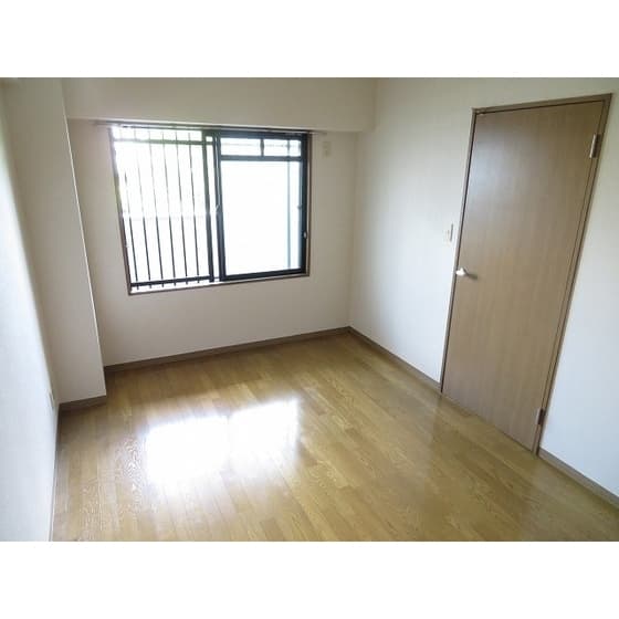 Room image 11