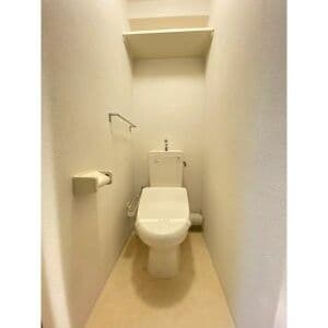 Room image 16