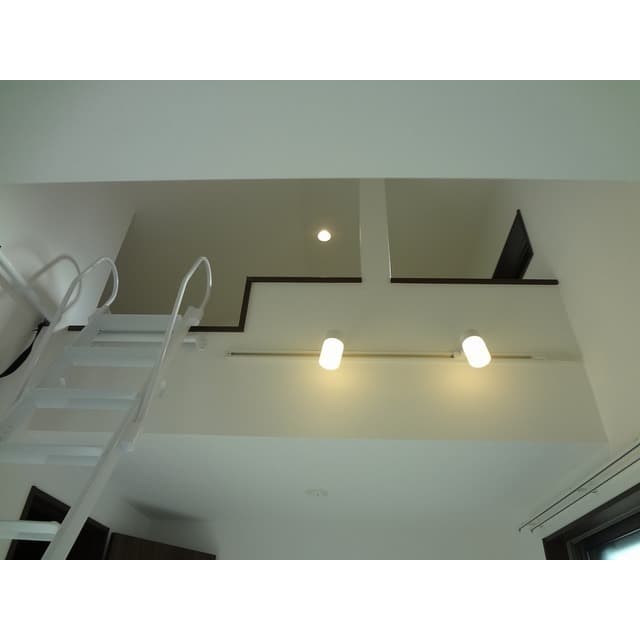 Room image 11