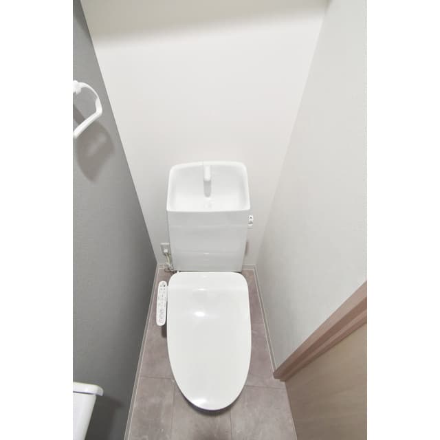 Room image 8