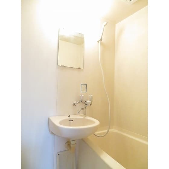 Room image 12