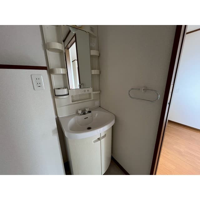 Room image 11