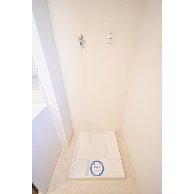 Room image 12