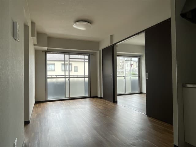 Room image 15