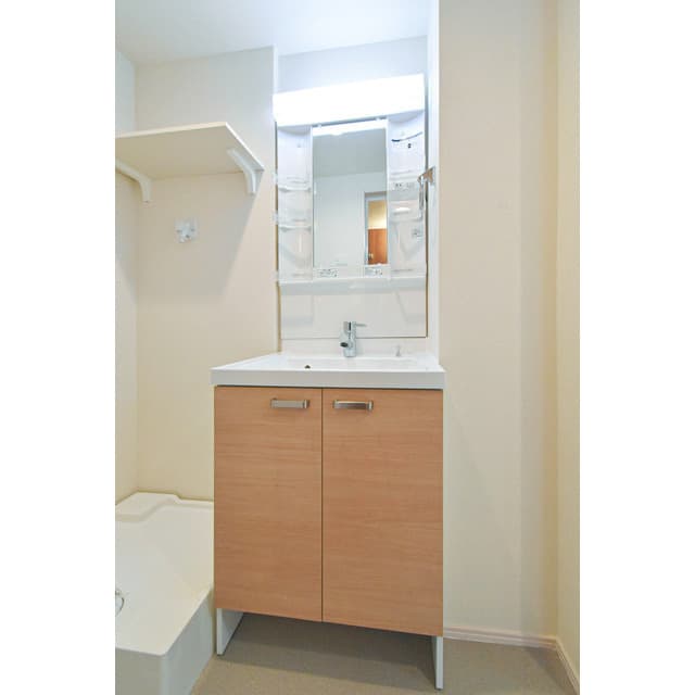 Room image 15