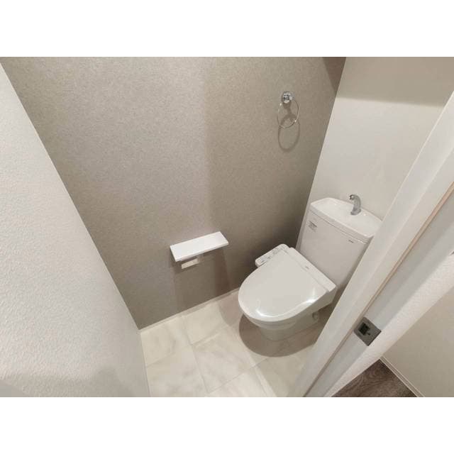 Room image 12