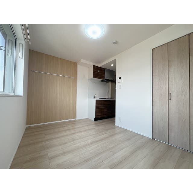 Room image 8