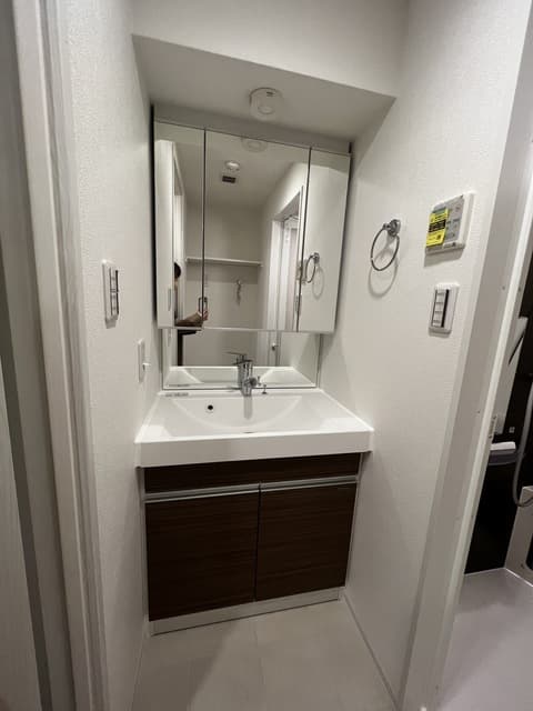 Room image 15