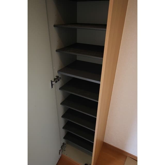 Room image 15