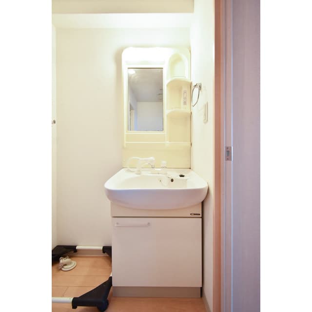 Room image 8