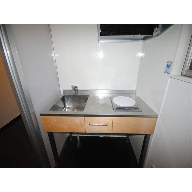 Room image 8