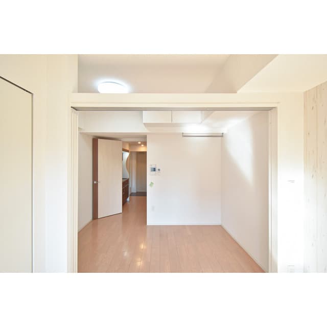 Room image 15