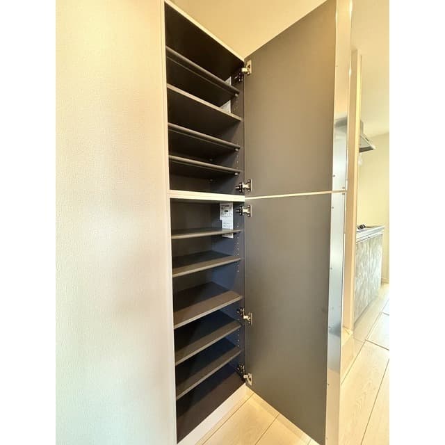 Room image 13