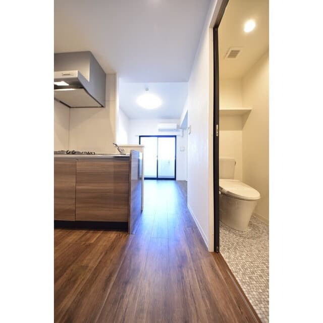 Room image 9
