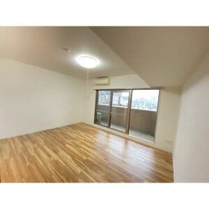 Room image 16