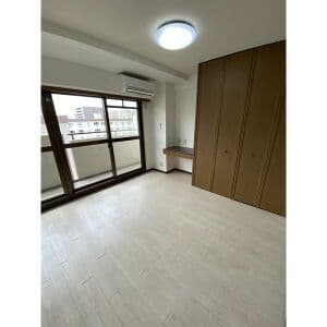 Room image 13