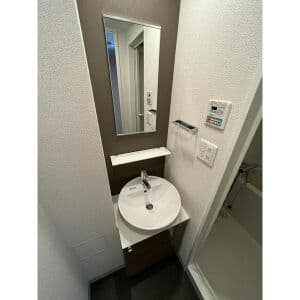 Room image 16