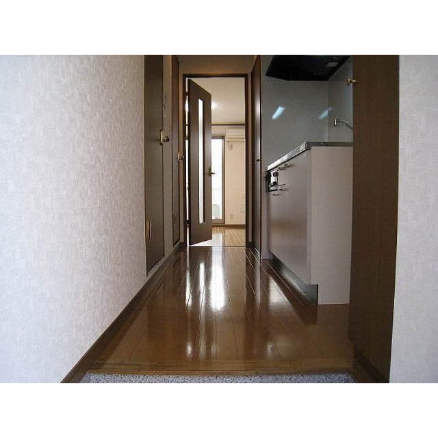 Room image 14