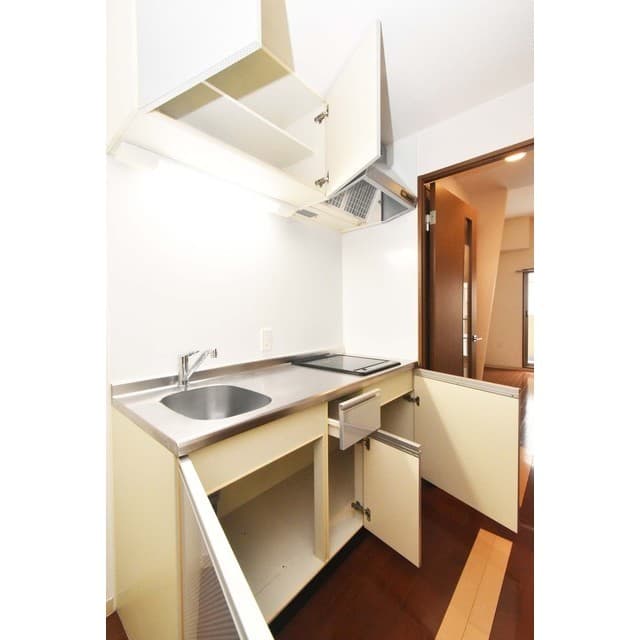 Room image 8